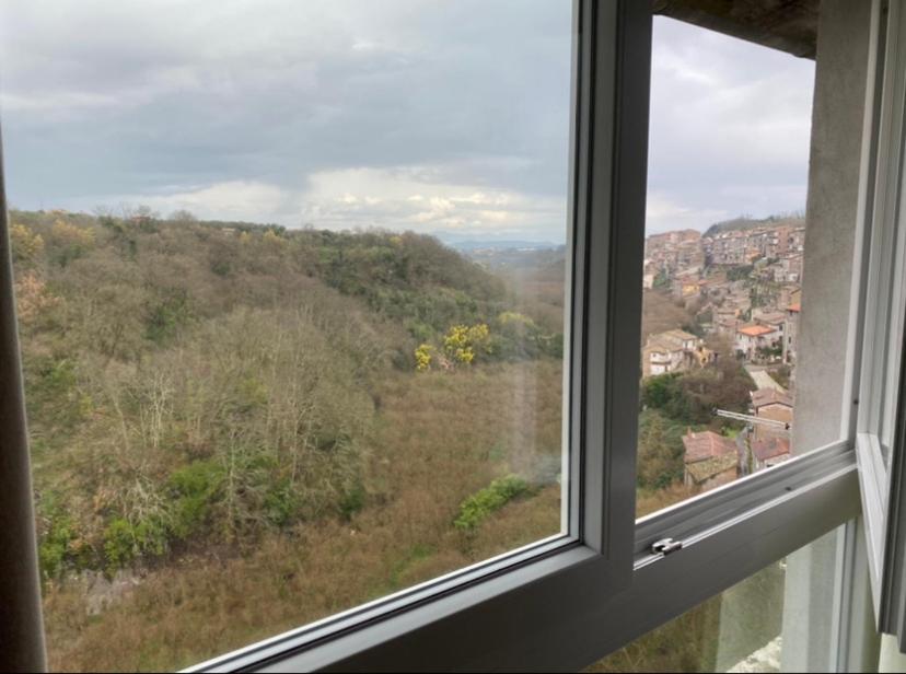 Nespecifikovaný výhled na hory nebo výhled na hory při pohledu z apartmánu