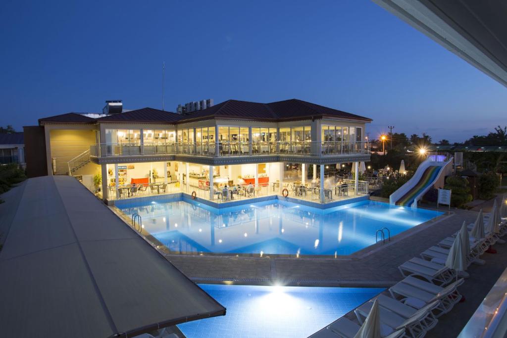 فضای داخلی Sun Club Side Hotel - All inclusive در آنتالیا - تصویر ۳