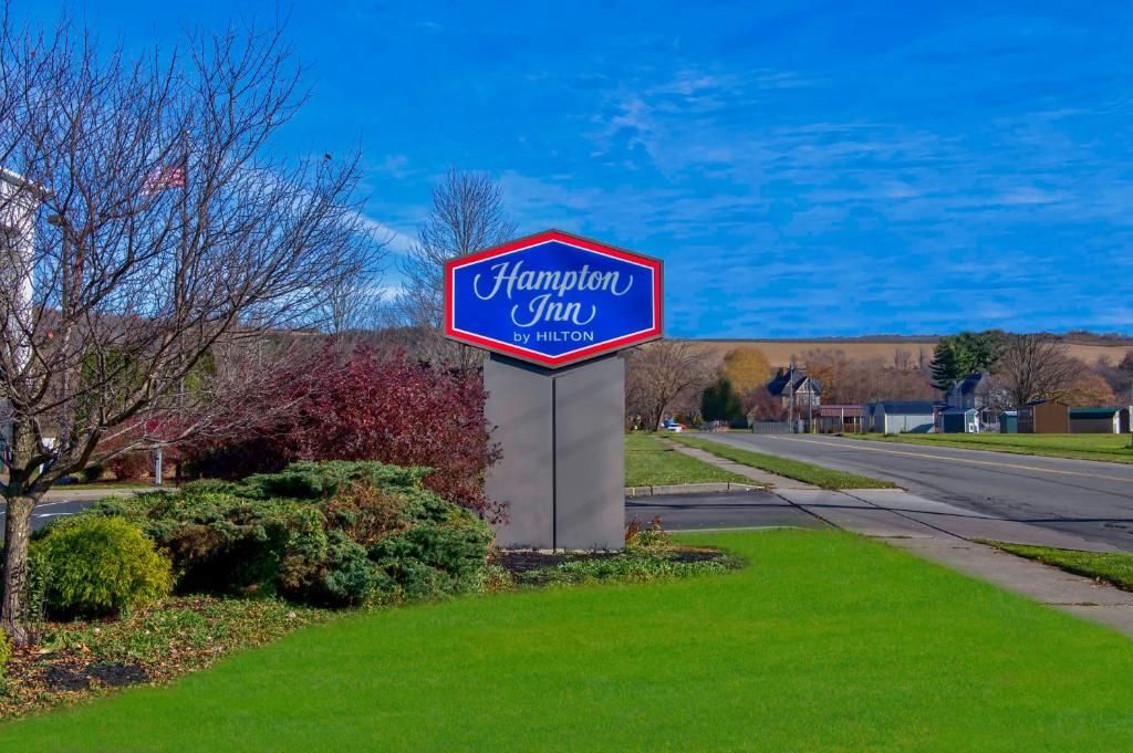 Certifikát, hodnocení, plakát nebo jiný dokument vystavený v ubytování Hampton Inn Cortland