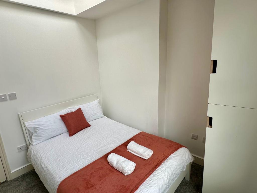 Harrington Suites - Double Room With Shared Bathroom