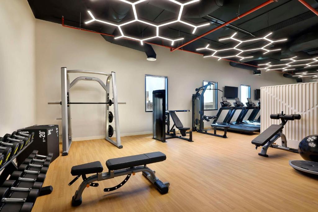 Fitness centrum a/nebo fitness zařízení v ubytování Hampton by Hilton Sharma NEOM Community 1
