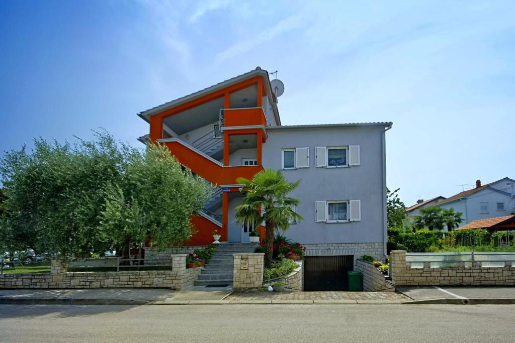 Apartments with parking space Umag - 22649