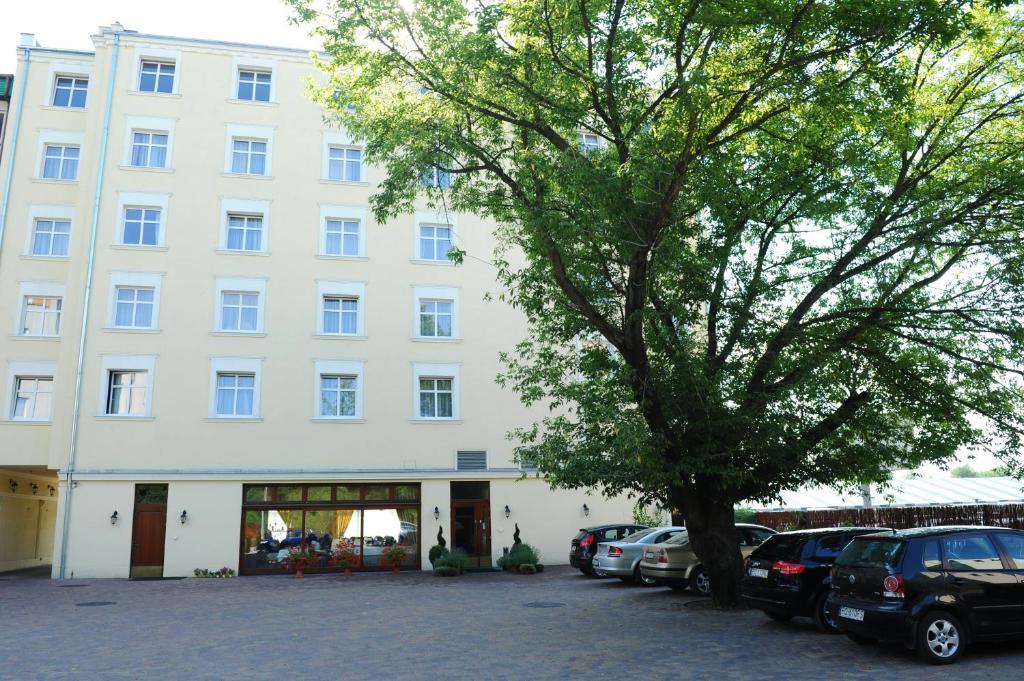 Budova, v ktorej sa hotel nachádza