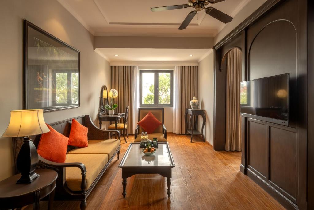 Senior Residence Suite - Free daily 30-min foot massage per pax