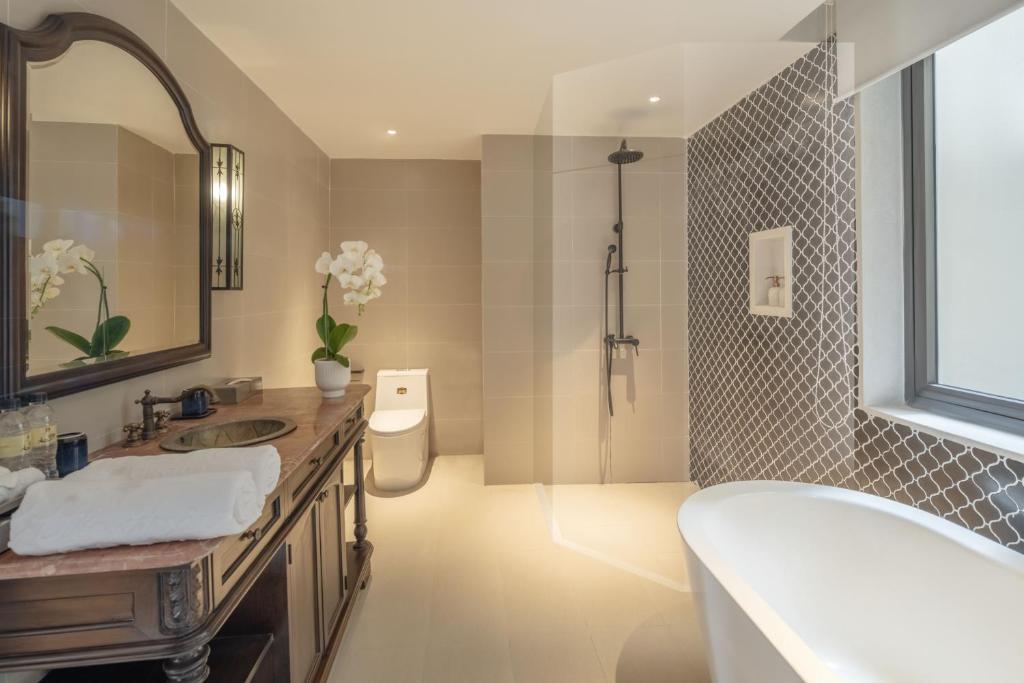 Residence Suite – Free daily 30- min massage per pax