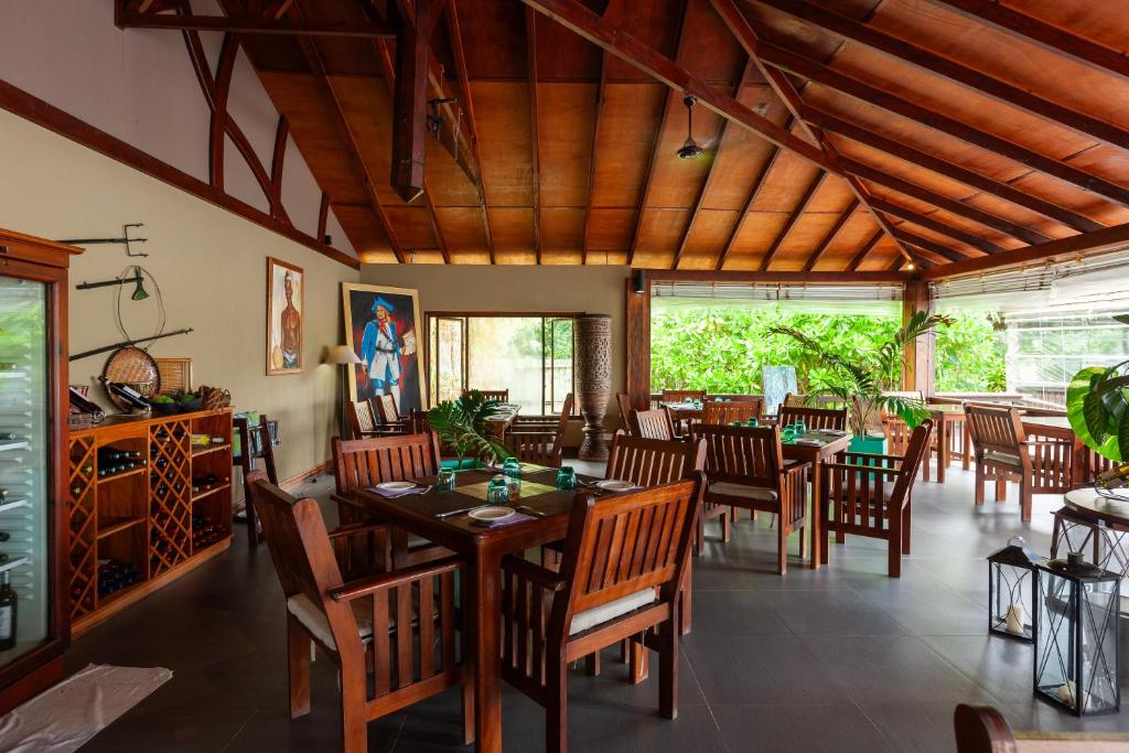 Restavracija oz. druge možnosti za prehrano v nastanitvi Le Vasseur La Buse Eco Resort