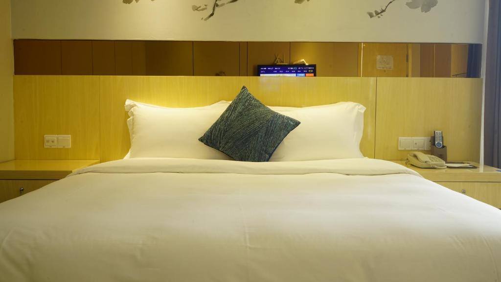 Paco Hotel Ouzhuang Metro Guangzhou - Superior King Room