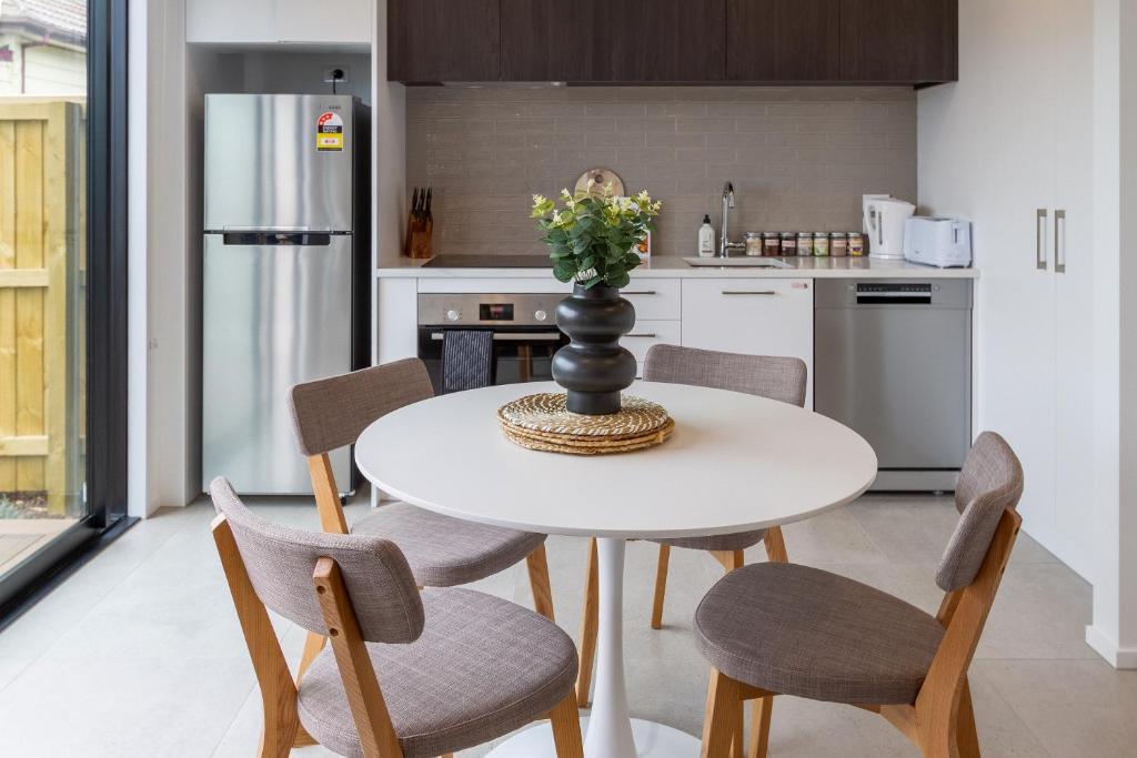 2BR Townhouse: Cosy, Close to City, Car Park - Resim 9