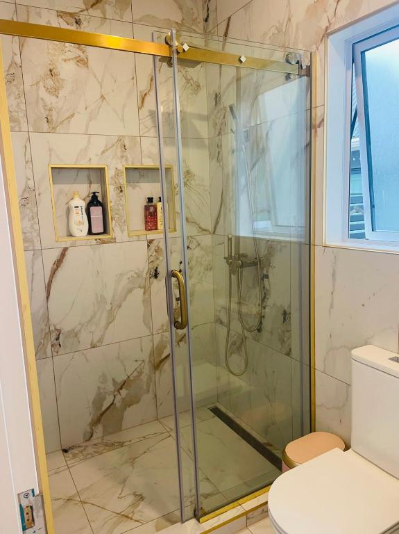 Delightful little house & Chateau Charme Suite - Resim 36