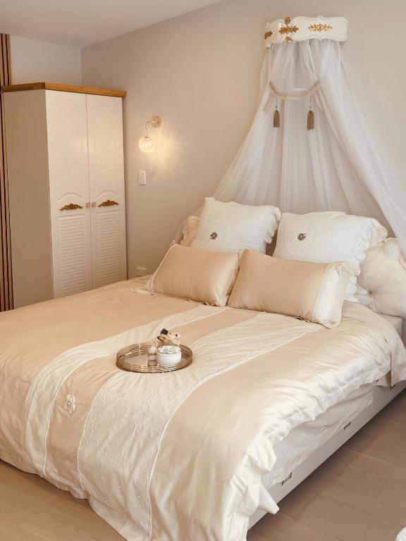 Delightful little house & Chateau Charme Suite - Resim 35