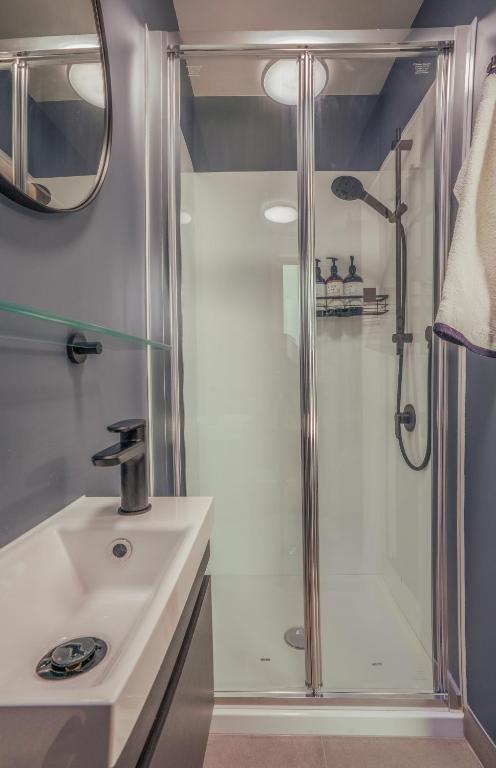 Auckland City Escape Modern Home with Spa Pool - Resim 22