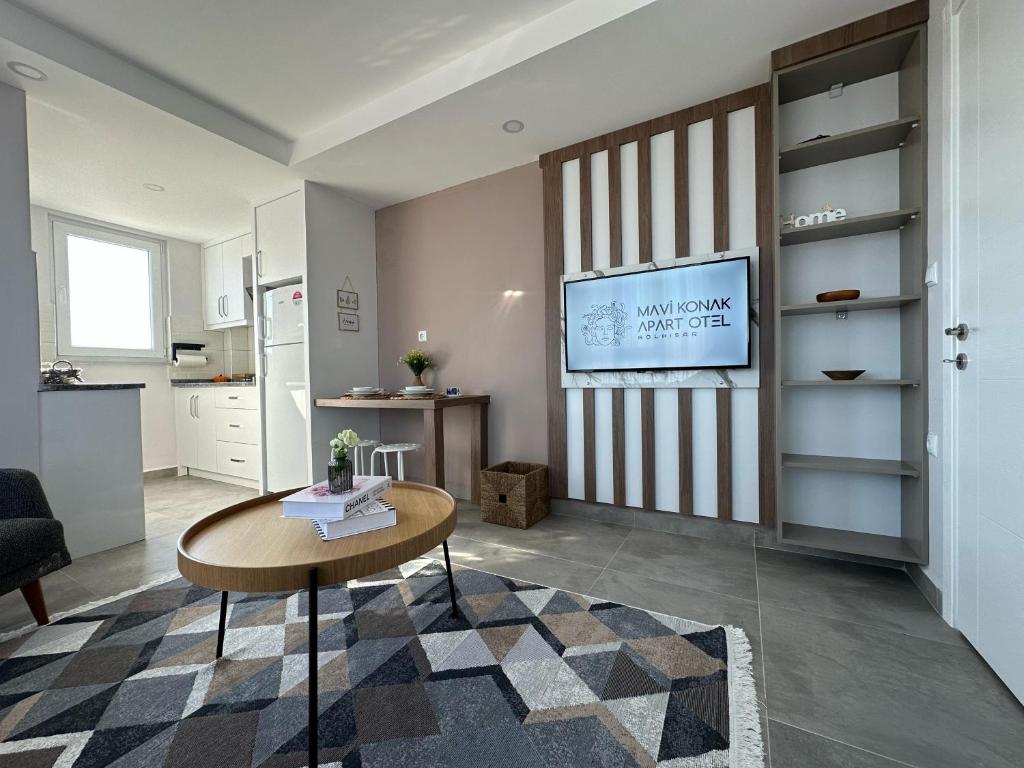 Η κουζίνα ή μικρή κουζίνα στο GÖLHiSAR MAVİ KONAK OTEL