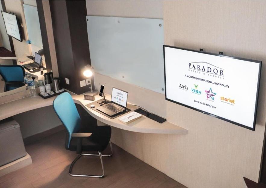 TV a/nebo společenská místnost v ubytování Vega Hotel Gading Serpong
