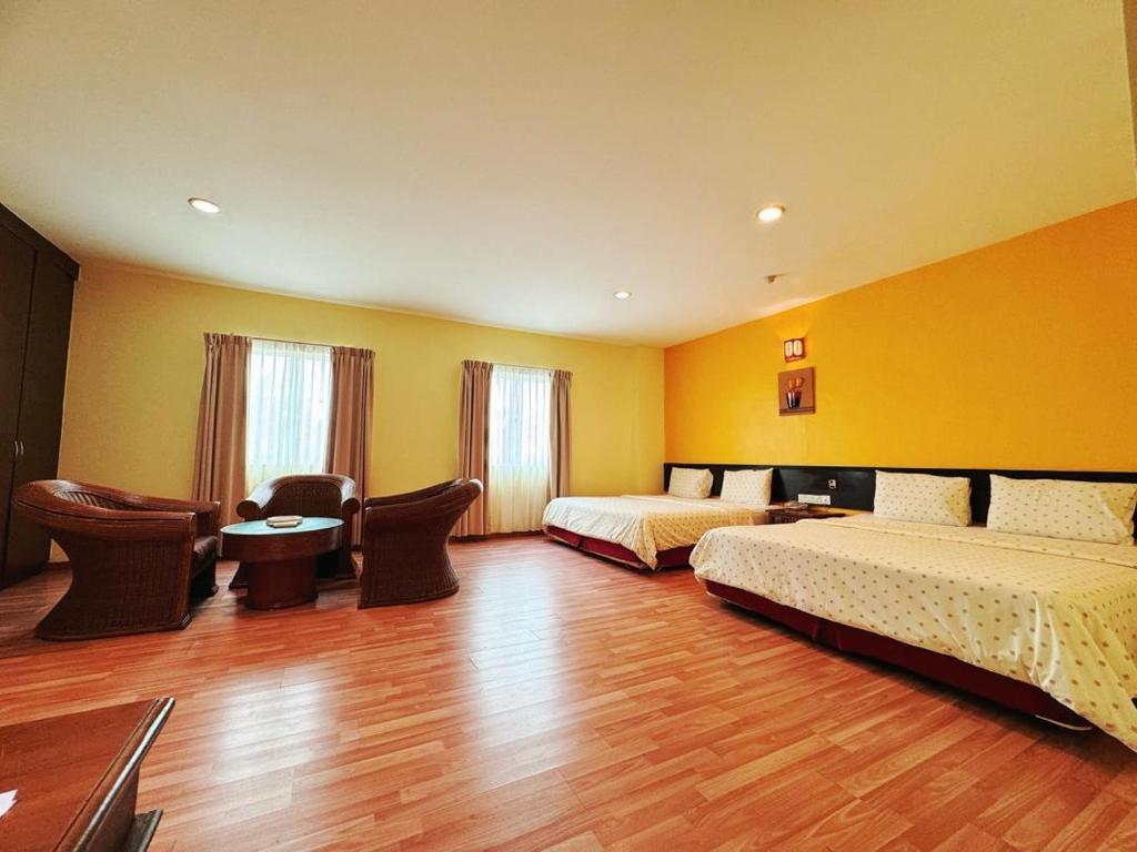 GRAND FAR EAST HOTEL SDN BHD - Housity