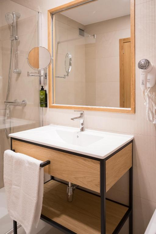 Hotel Parking Miradoiro de Belvís - Resim 25