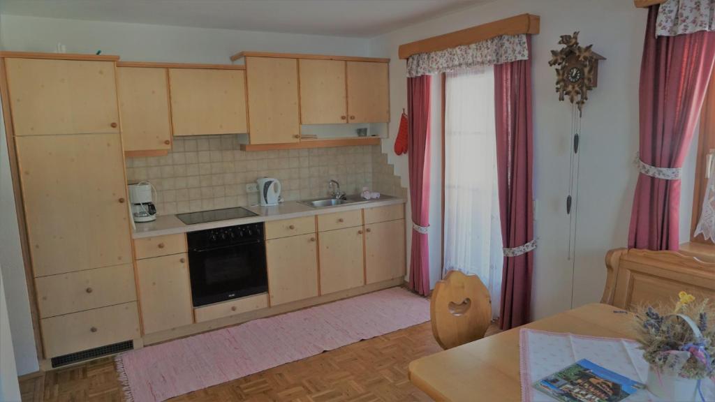Kuchyň nebo kuchyňský kout v ubytování Mooserhof