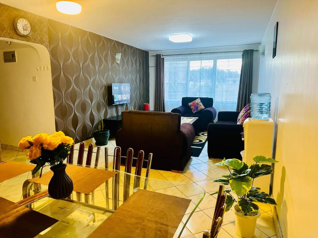 Royal furnished apartment with pool Nakuru milimani J10 - Apartamento De 1 Quarto