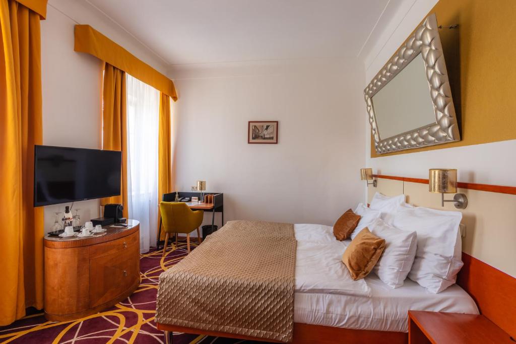 Bellevue Hotel Ceský Krumlov - Resim 43