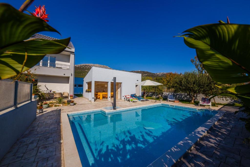 Bazén v ubytování Ferienhaus Elias Nikola nebo v jeho okolí
