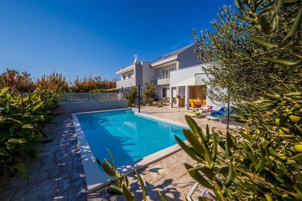 Bazén v ubytování Ferienhaus Elias Nikola nebo v jeho okolí
