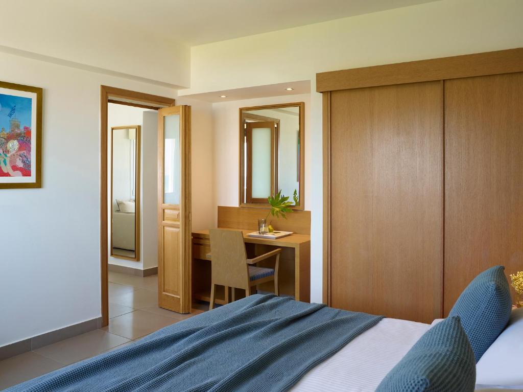 Atlantica Marmari Palace - Salle Familiale Supérieure Vue Intérieure