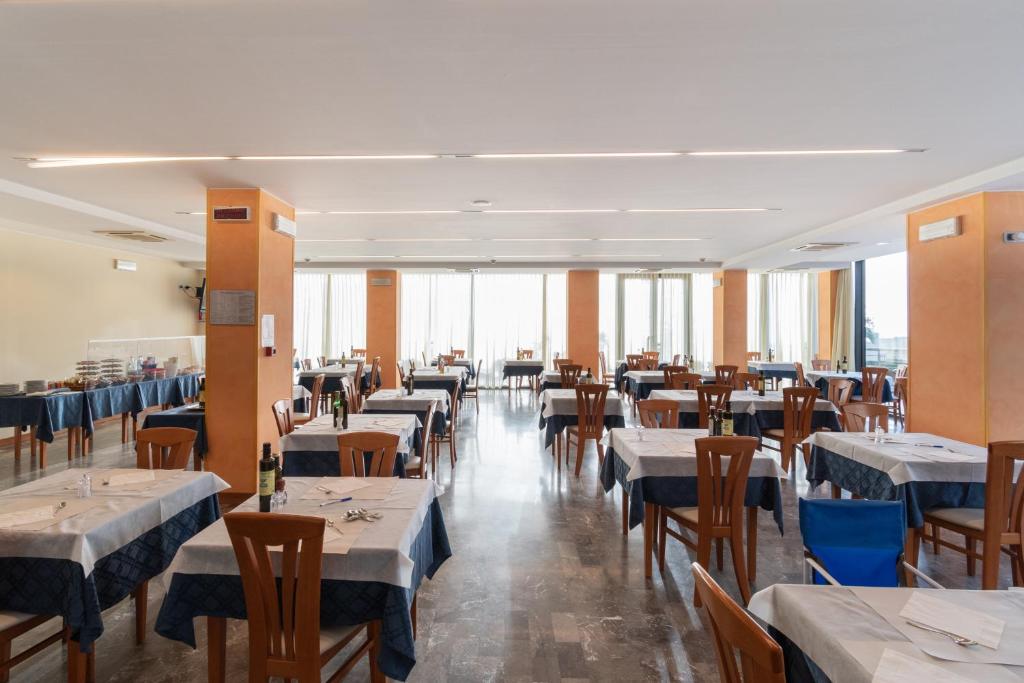 Restaurace v ubytování Hotel La Sirenetta