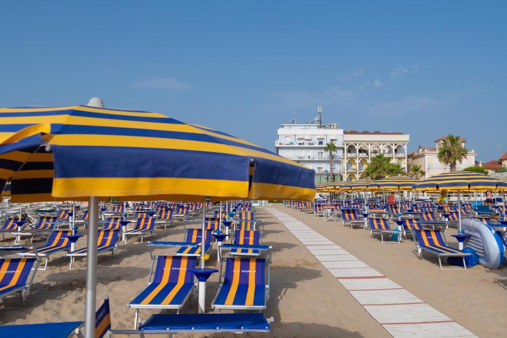 Bazén v ubytování Hotel La Sirenetta nebo v jeho okolí