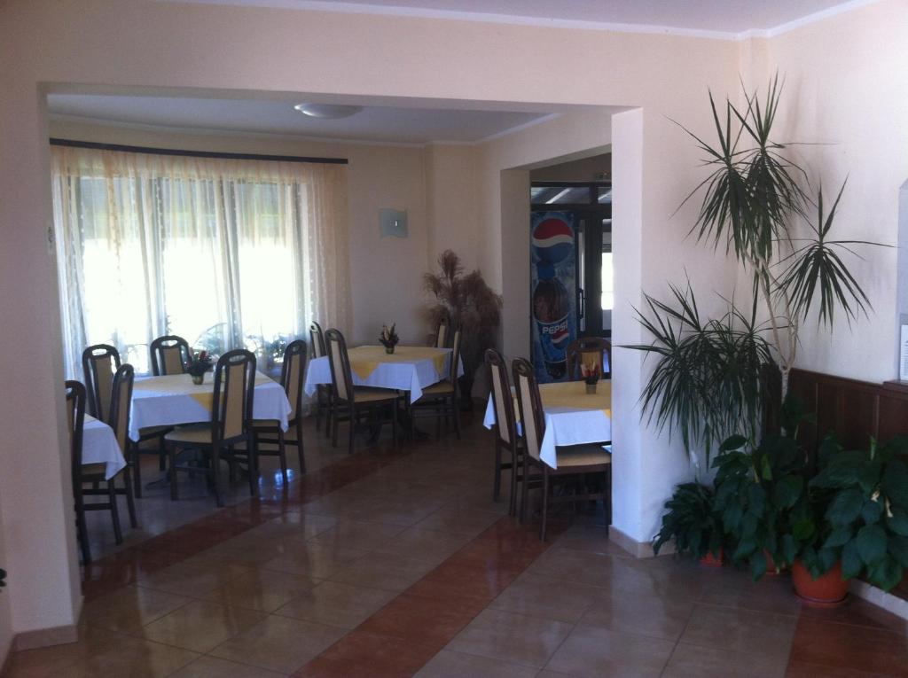 Restaurace v ubytování JRB Hotel