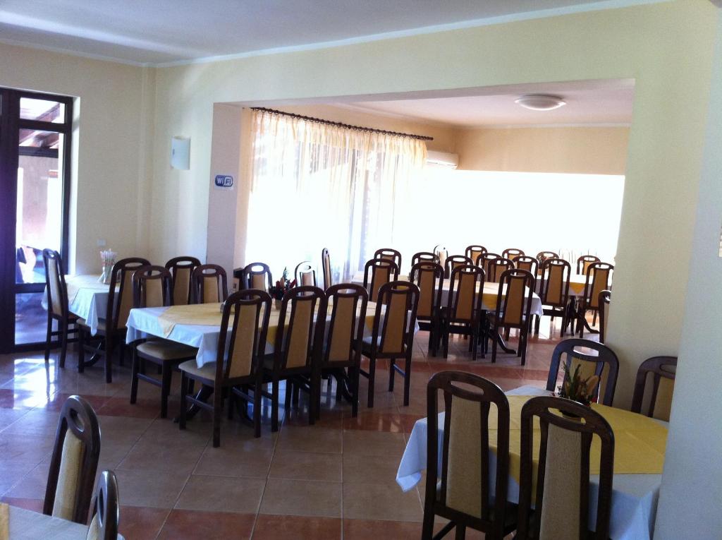 Restaurace v ubytování JRB Hotel