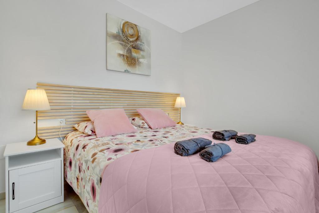 The Charming Oasis! 2 bedrooms - By HelloDomik
