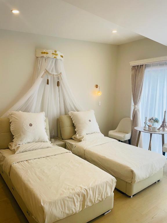 Delightful little house & Chateau Charme Suite - Resim 2