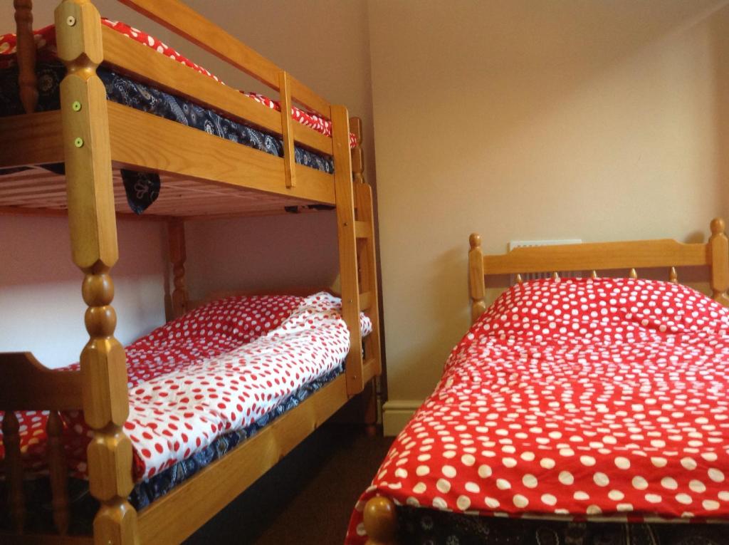 Clift Guest House - Triple Room With Shared Bathroom