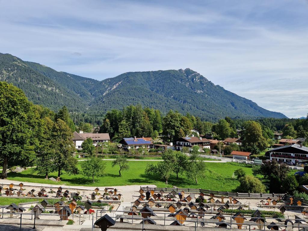 Nespecifikovaný výhled na hory nebo výhled na hory při pohledu z hotelu
