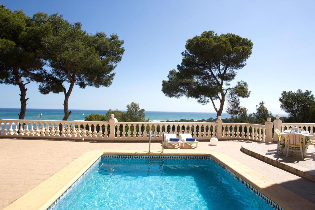 Booking.com: Villa Colina De Los Pinos , Dénia, Spanje . Boek ...