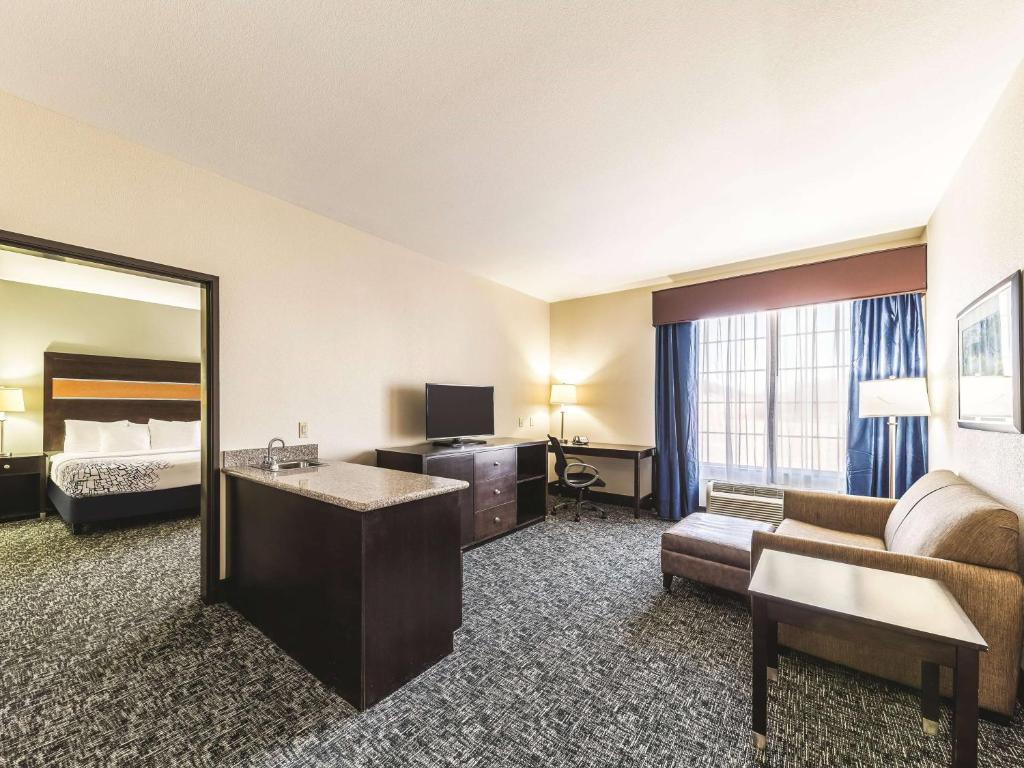La Quinta by Wyndham Tulsa - Catoosa photo