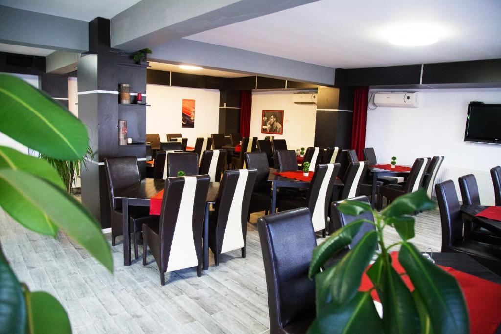 TV a/nebo společenská místnost v ubytování GP Hotel