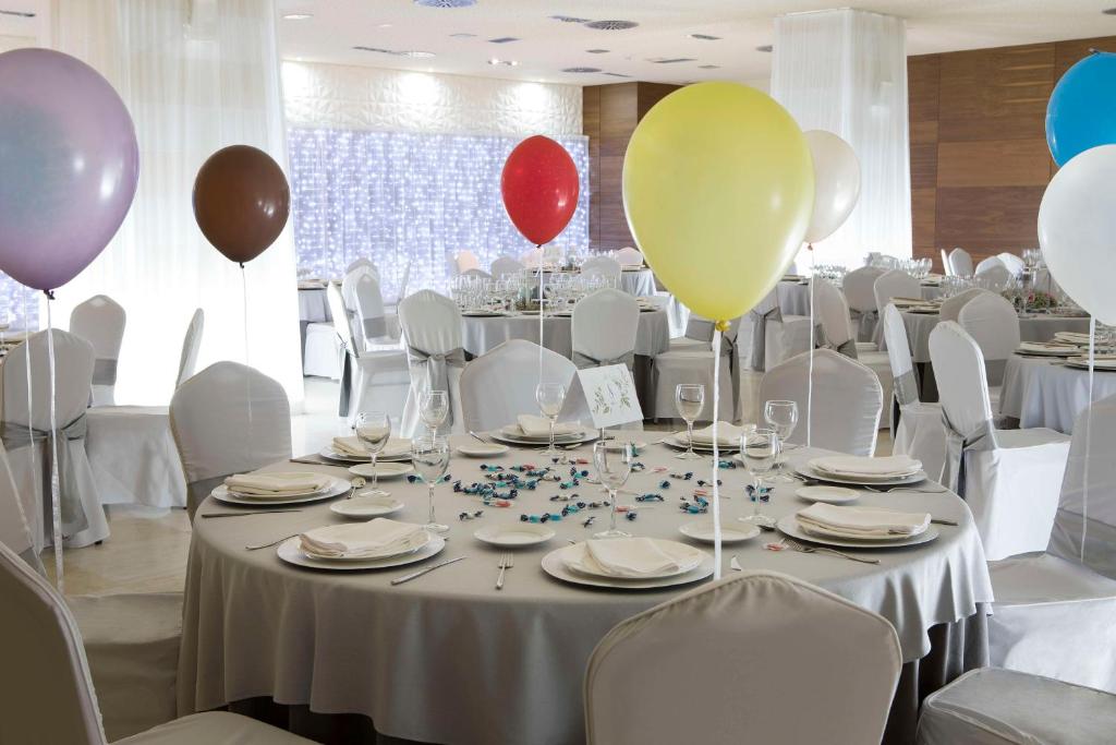 Restaurace v ubytování NH Gran Hotel Casino de Extremadura