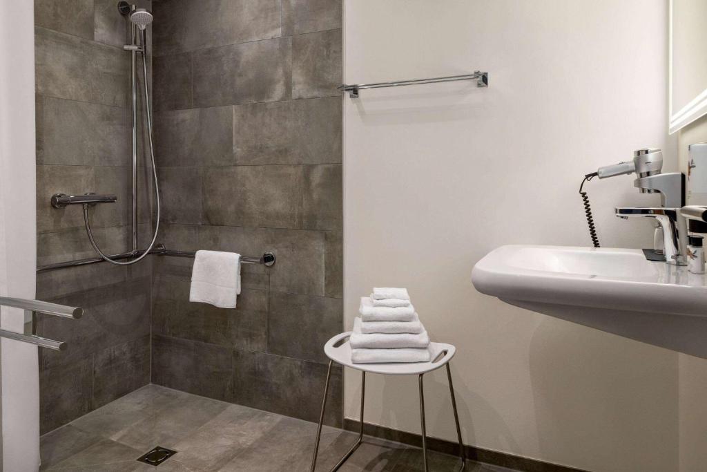 Koupelna v ubytování Amedia Lustenau, Trademark Collection by Wyndham
