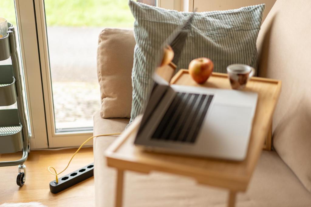 Posezení v ubytování Tiny House Chez Claudine - Relaxen, Workspace, Nähe Thermen, Netflix, free Parking & Wifi