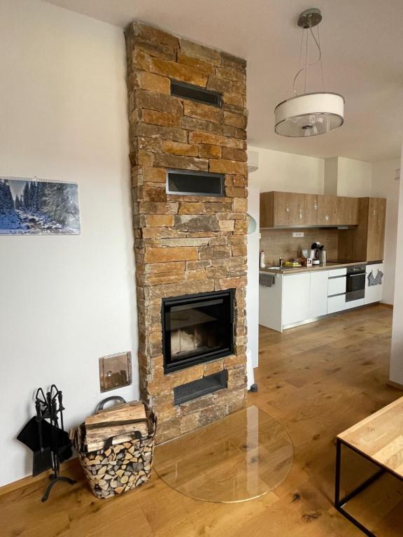 Kuchyň nebo kuchyňský kout v ubytování Apartmán “U nás v podkroví“ v Rezidenci Klostermann, Železná Ruda 24