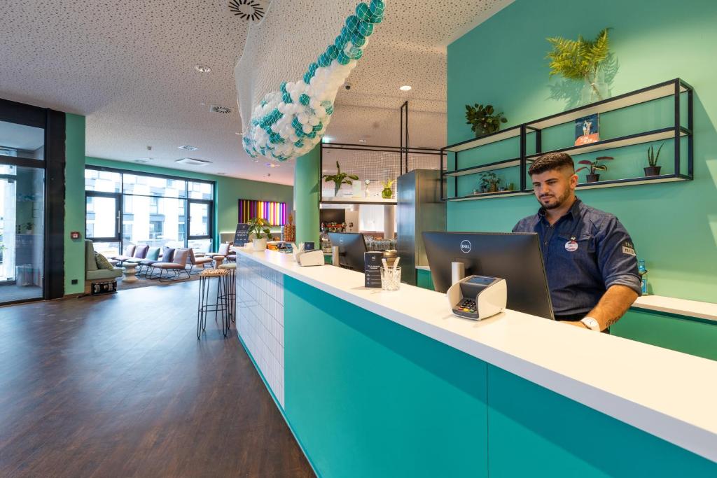Členové personálu v ubytování Holiday Inn-the niu, Wave Karlsruhe Oststadt by IHG