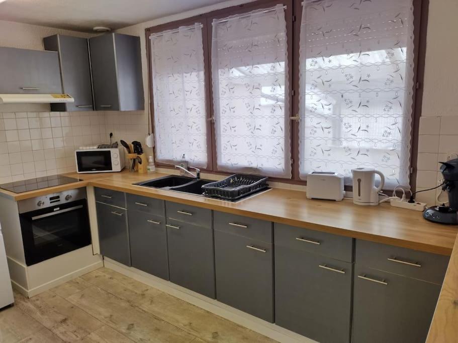 Photo de la galerie de l'établissement Spacieux appart 5 mins de valenciennes et garage, à Anzin