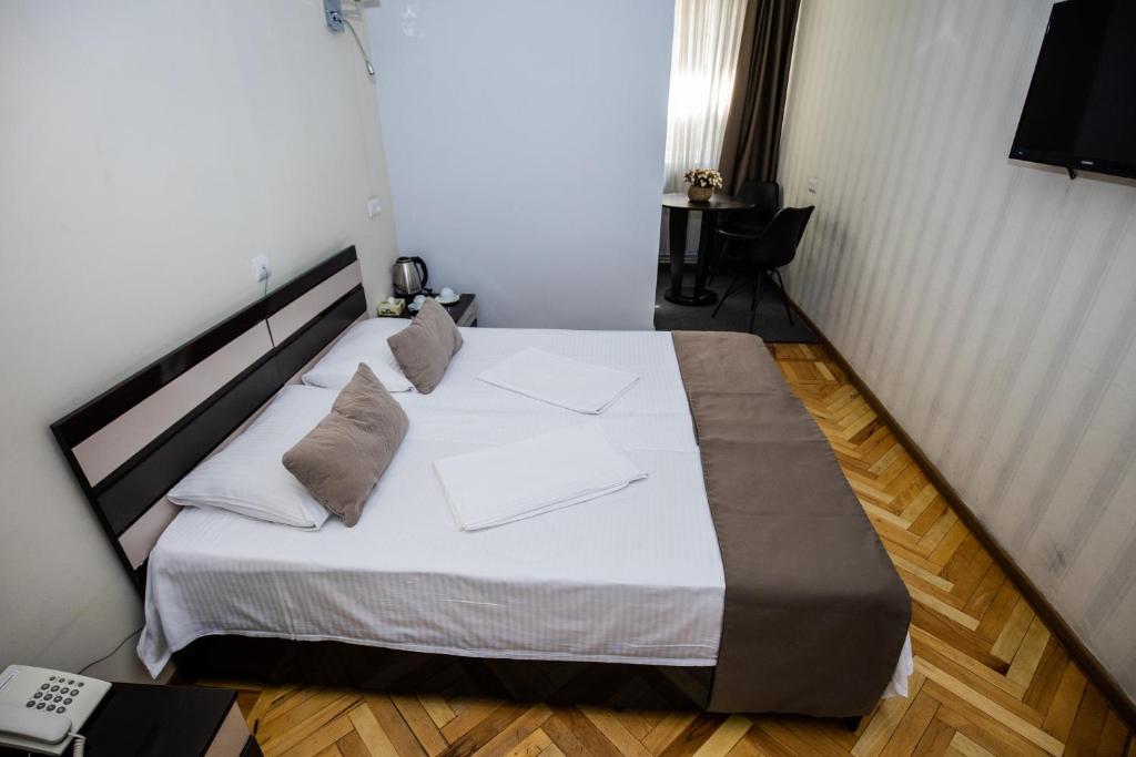YereOne Hotel Apartment - Double Or Twin Room