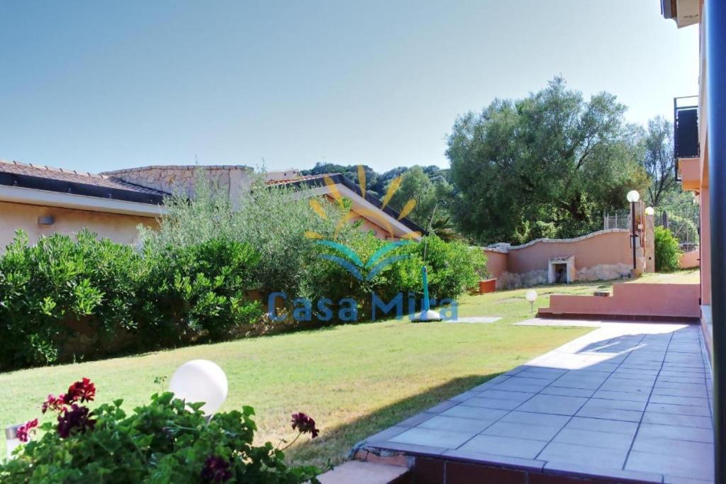 Mira Holiday Apartment a Chia - Relax con giardino