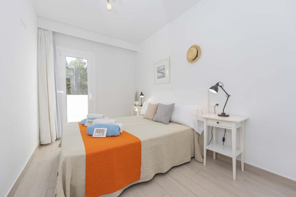 A bed or beds in a room at Laia House / Laia's house