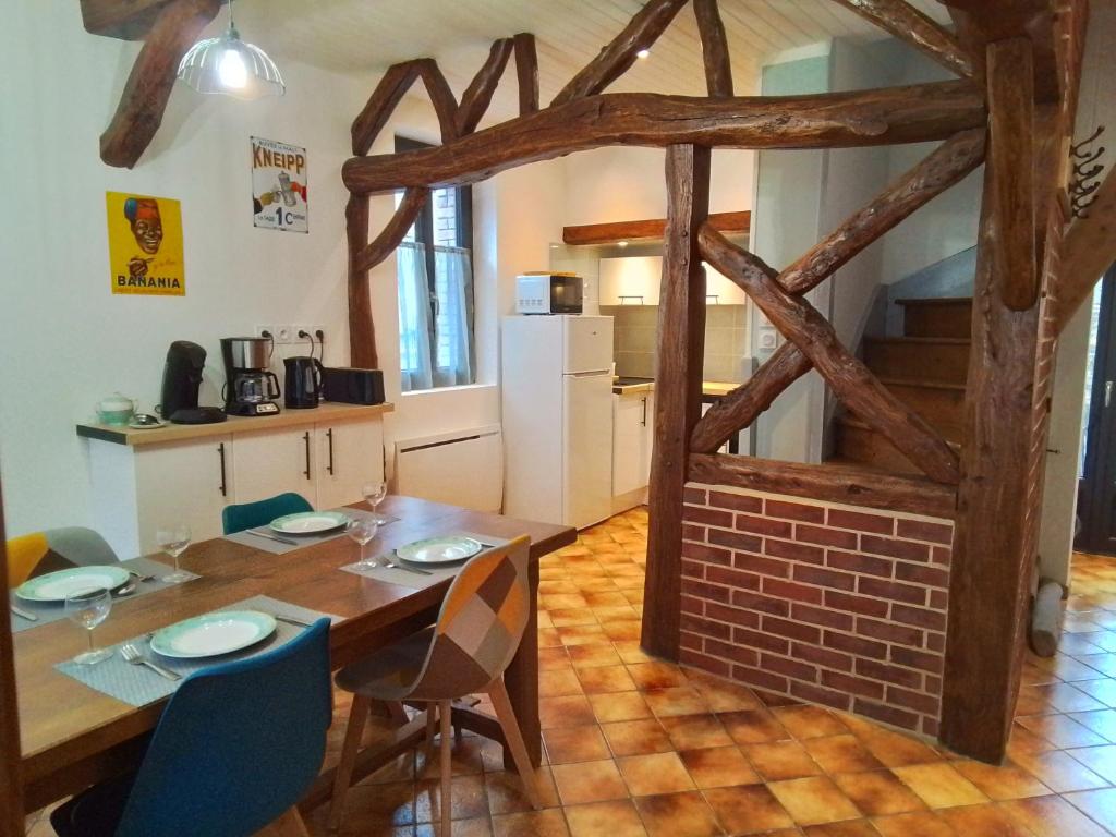 Kuchyň nebo kuchyňský kout v ubytování Le huit Gite dans villa Aultoise