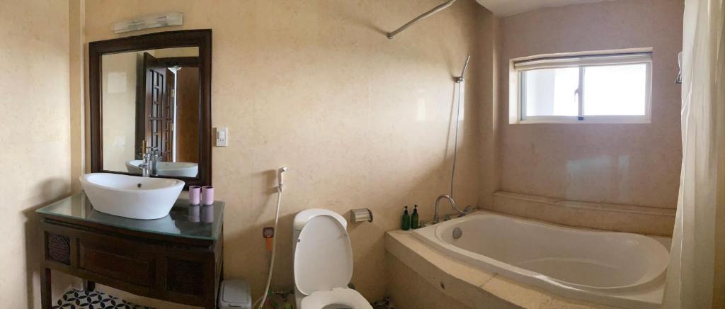 Koupelna v ubytování SOCHU HOUSE- Tuần Châu Homestay & Coffee