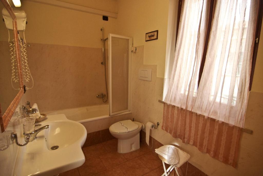 Koupelna v ubytování Hotel Picchio