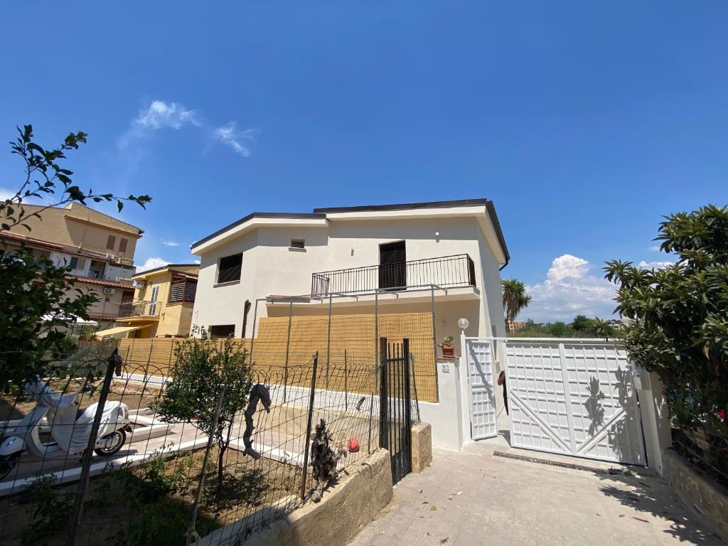 Gallery image of Villa Hibiscus in Villaggio Mosè