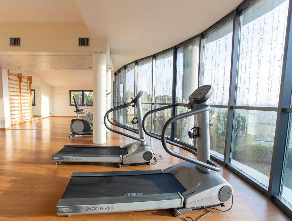 Fitness centrum a/nebo fitness zařízení v ubytování Hotel Riz B.B